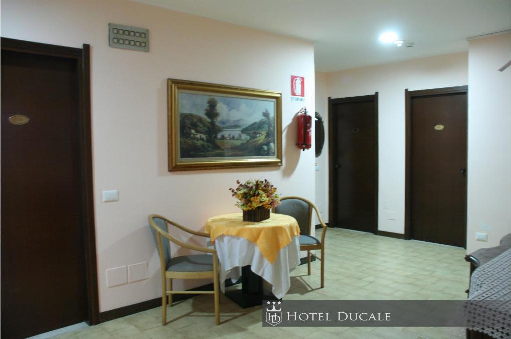 Hotel Ducale Vigevano Quarto foto